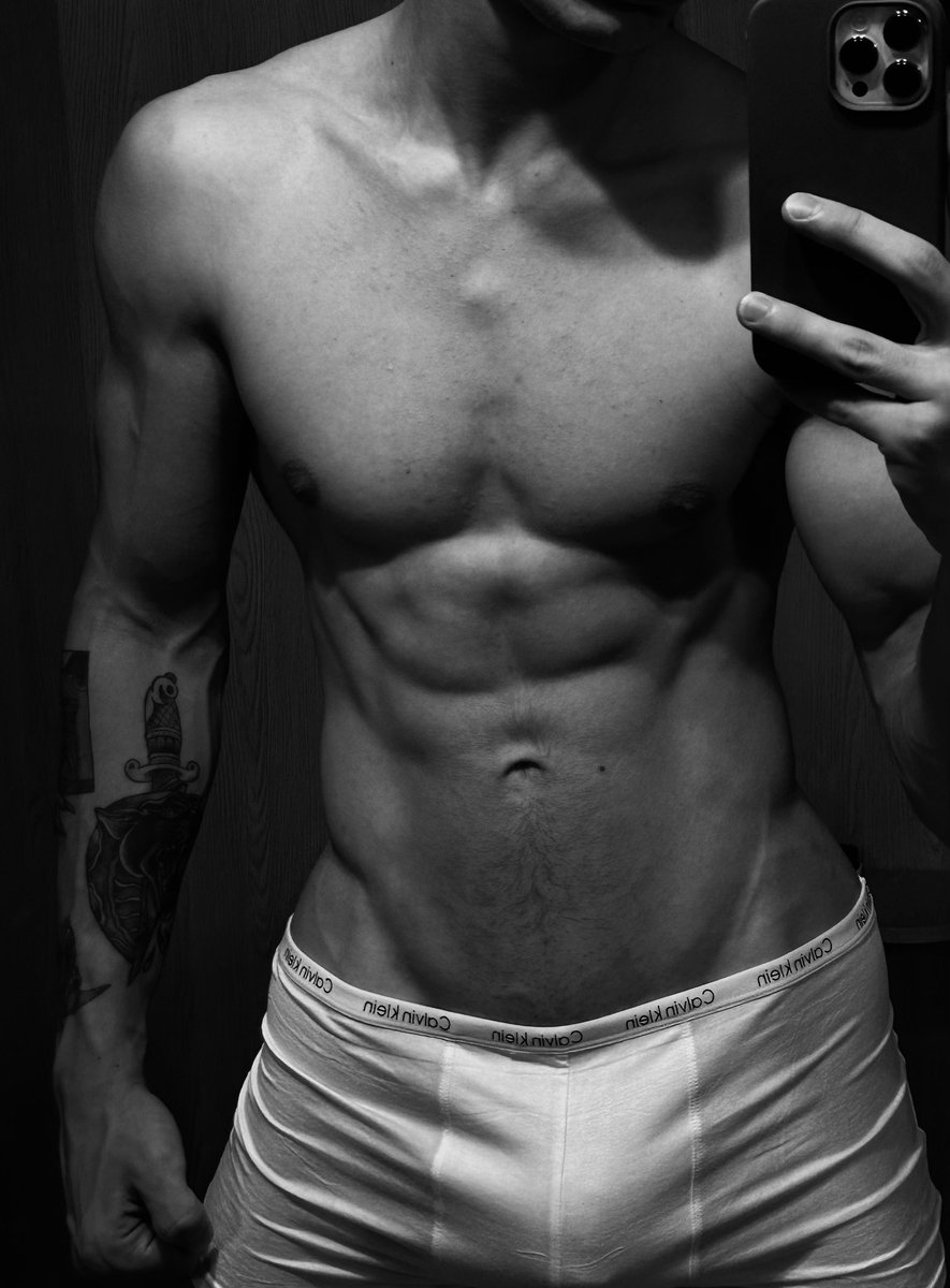 philipp_fane's tweet photo. Good night 😽😏 https://t.co/hyJDbI46pm