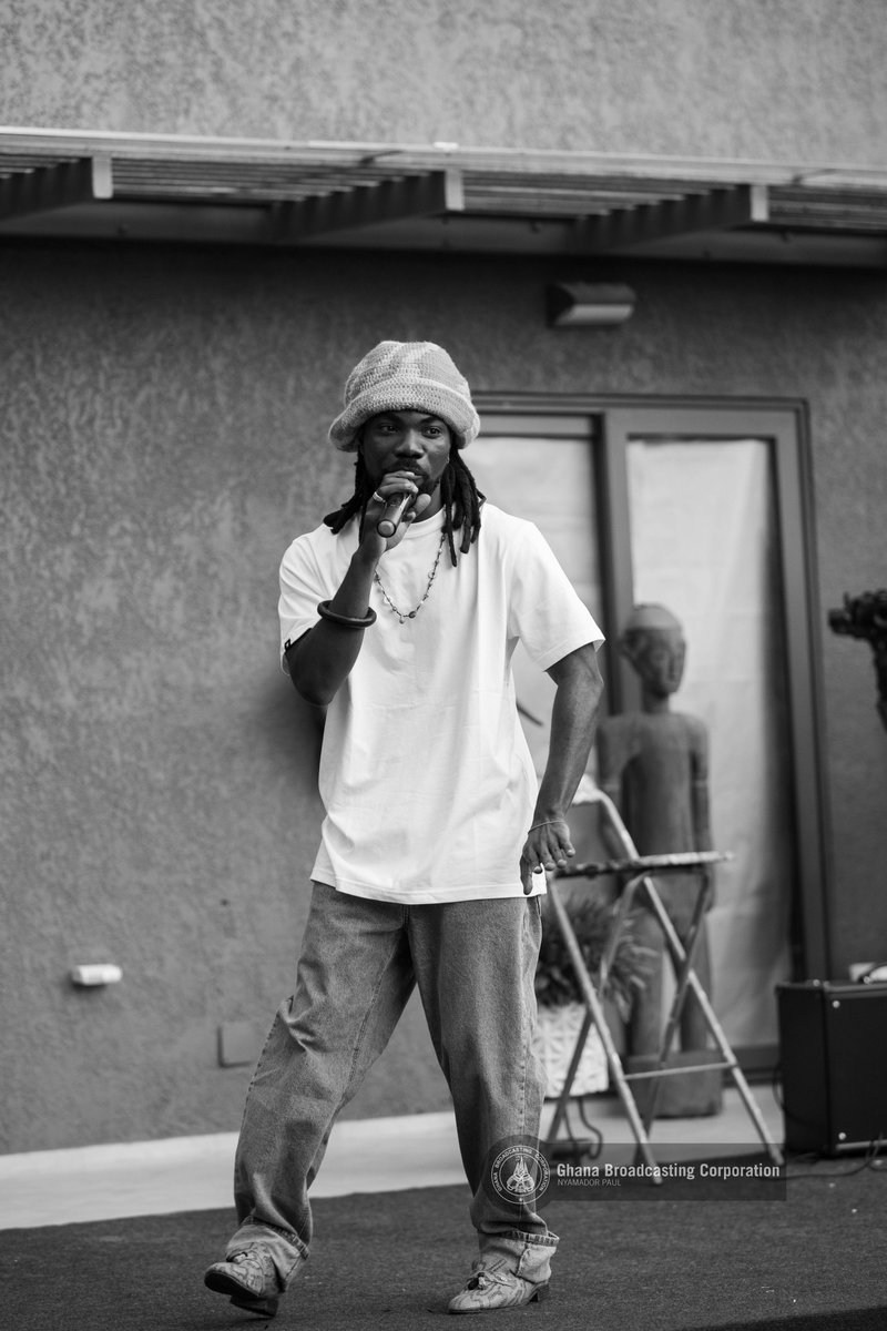 GTV_Ghana's tweet photo. .@PureAkan performing at the launch and maiden exhibition of the @worldfaze1 Art Gallery in Ogbojo today.
Photo: @paulkplorla
#WorldFaze
#GTVDigital https://t.co/sTW0u0jy8f