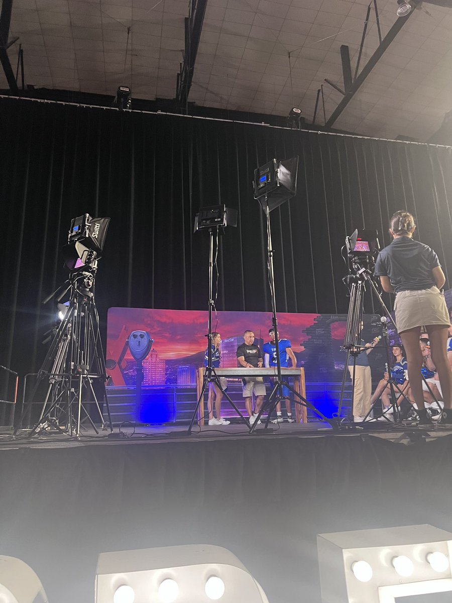 Clint High School Cheer tweet media