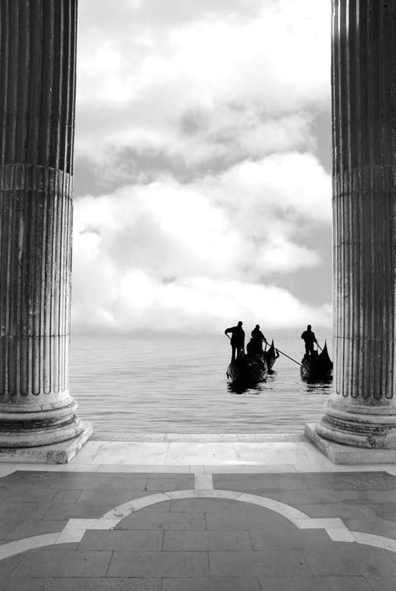 ‘Home is where one starts from. As we grow older 
The world becomes stranger, the pattern more complicated 
Of dead and living. (…) 
In my end is my beginning.’

T.S. Eliot, Four Quarters, Part II: East Coker, V

📷  Fabio Bressanello, Venice