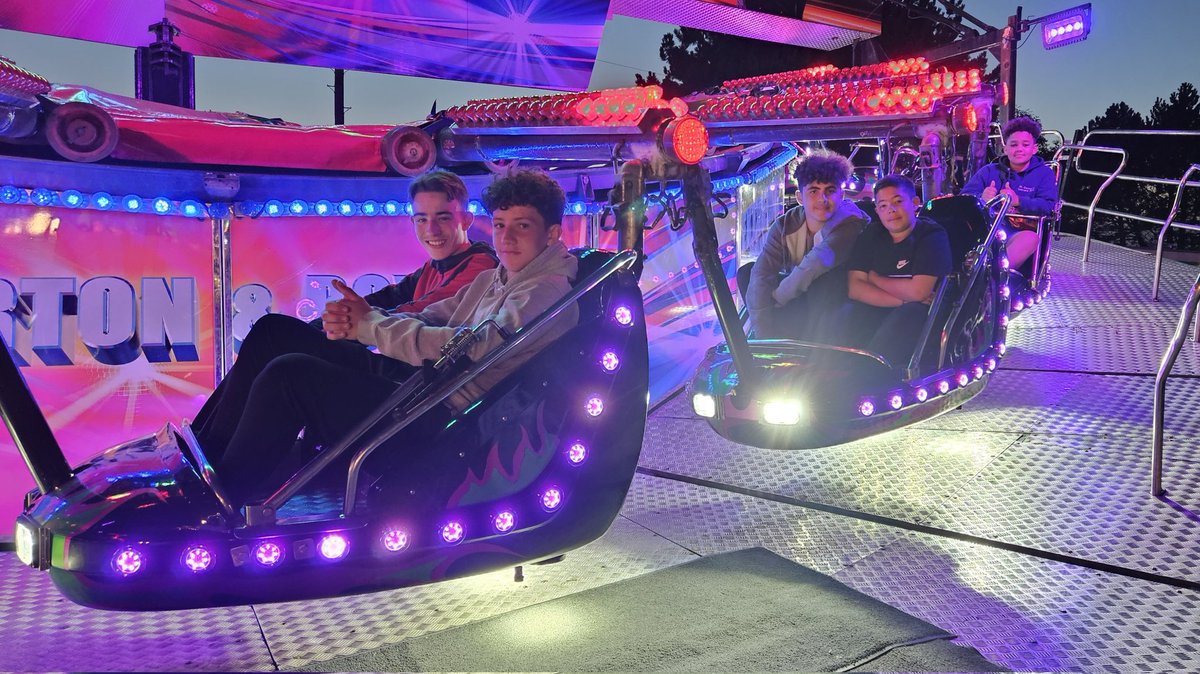 3rdenfieldbb's tweet photo. On our first full day at #BBCamp23 we've been on a Treasure Hunt πΆββοΈ in and around Cromer, tried some paddleboarding with Glide Surf School πββοΈ and been to the local funfair! π’ #BoysBrigade #BBAdventure https://t.co/5jjCfYv2Wn