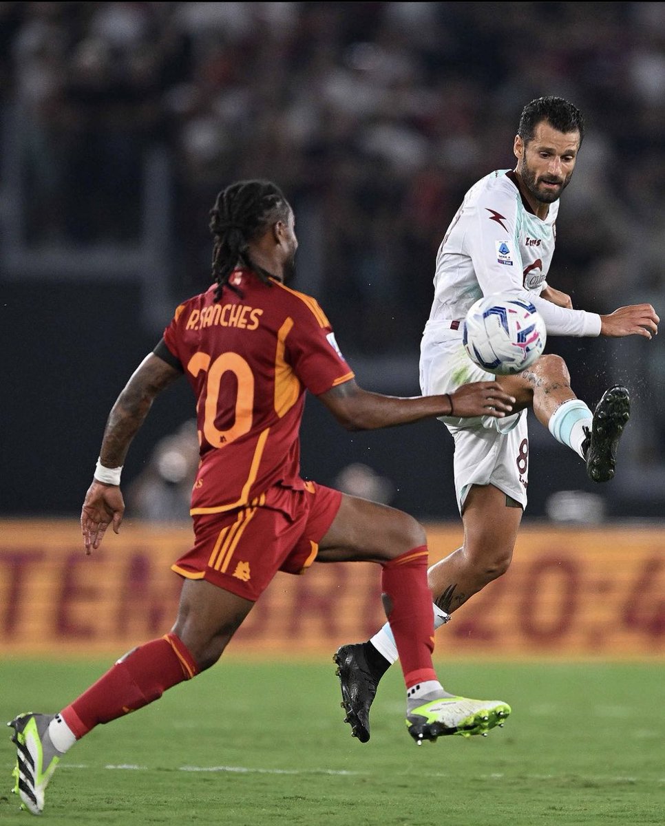 6ixSideCalcio's tweet photo. A brace from Belotti and Candreva secure a 2-2 draw between the sides 🤝

#Roma #Salernitana #RomaSalernitana #Belotti #Candreva  #Calcio #SerieA #Italia #Italy #Football #Italiansoccer #Calcio #Soccer https://t.co/hh40biUsdF