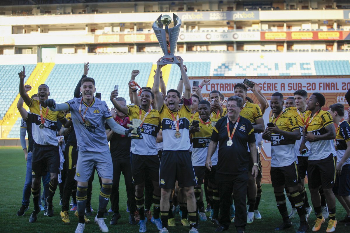 CriciumaEC's tweet photo. Campeão Catarinense Sub-20 🏆

.
.
.
📸 Cleiton Ramos https://t.co/XKYw2xGyxN