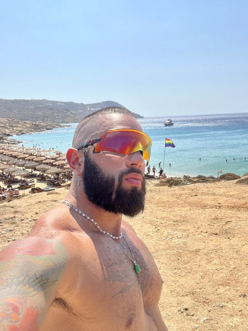 🏳️&zwj;🌈🏖️☀️ https://t.co/CC7vckJRkU