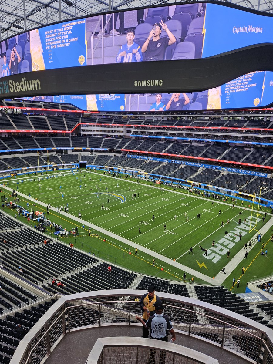 tspeterson40's tweet photo. Chargers-Saints Preseason #SoFiStadium #MidValleySports https://t.co/VsV03QWQSZ