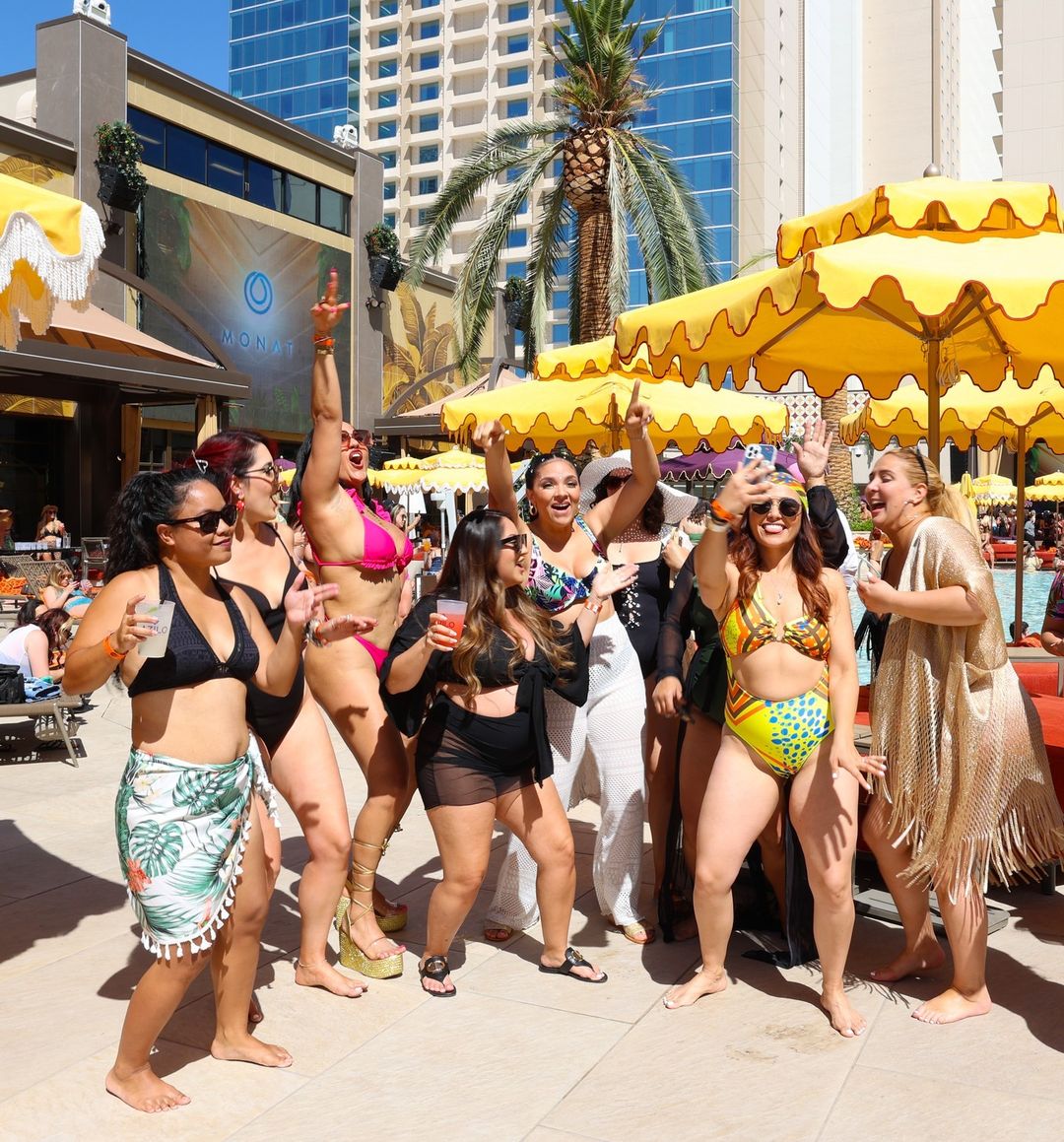 bachelorettevip's tweet image. #azilolasvegas #bacheloretteweekend #bikiniseason #instalifestyle #sundaymotivation #girlsquad #bikinilife #lasvegaspromoter #sundayfun dlvr.it/Stwmfg