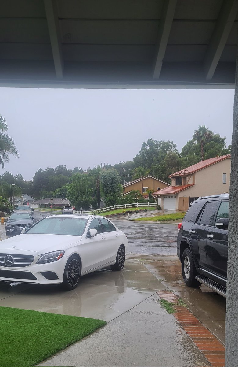0syruppancakes's tweet image. Hurricane my ass. It's just a constant drizzle with no wind. 

#HurricaneHilary #OrangeCountyCA