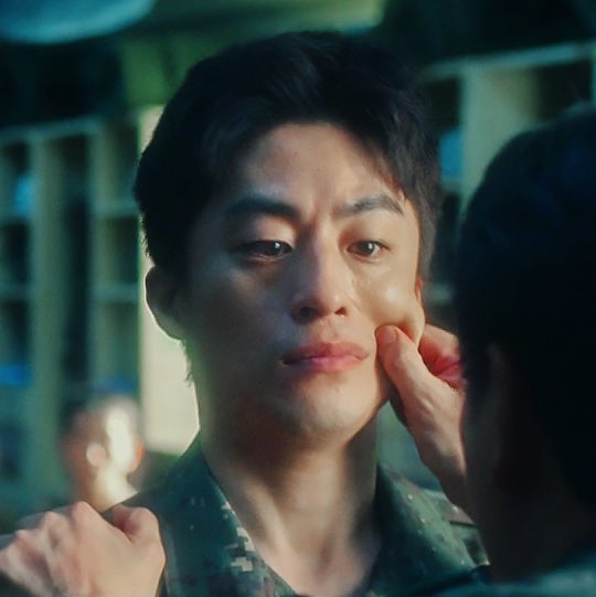 아 둘이 진짜 성격 다른 강아디인 거 넘 웃김

만지는 거 넘무 시른데..
그래도 이뻐해주는 거니까..
조금만 참으면 대..
                                      뭐야왜만져요
                                      놓으세요물기전에