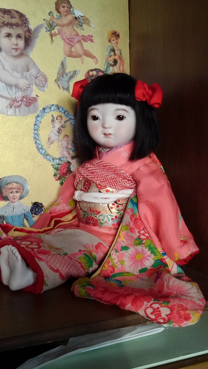 朝陽を浴びたビスク市松さん 柔らかい雰囲気で優しいです🌅 #創作人形