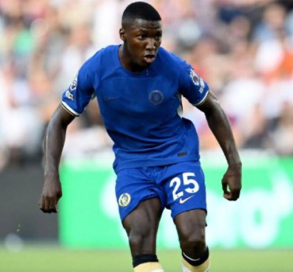 GBarca_'s tweet photo. Oriol Romeu Or Moisés Caicedo ?! 
#fcblive https://t.co/NUK6wFYfQE