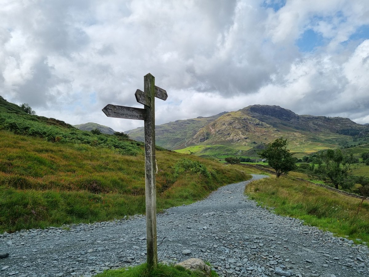 penny_short's tweet photo. An amazing day on #HadriansHighway. Eskdale to Ambleside today, a Cumbrian Spritz this morning (small amount of rain) to refresh us, a gentle breeze and then sunshine and views. Splendid ๐โ๏ธโค๏ธ https://t.co/rAINdevx8M