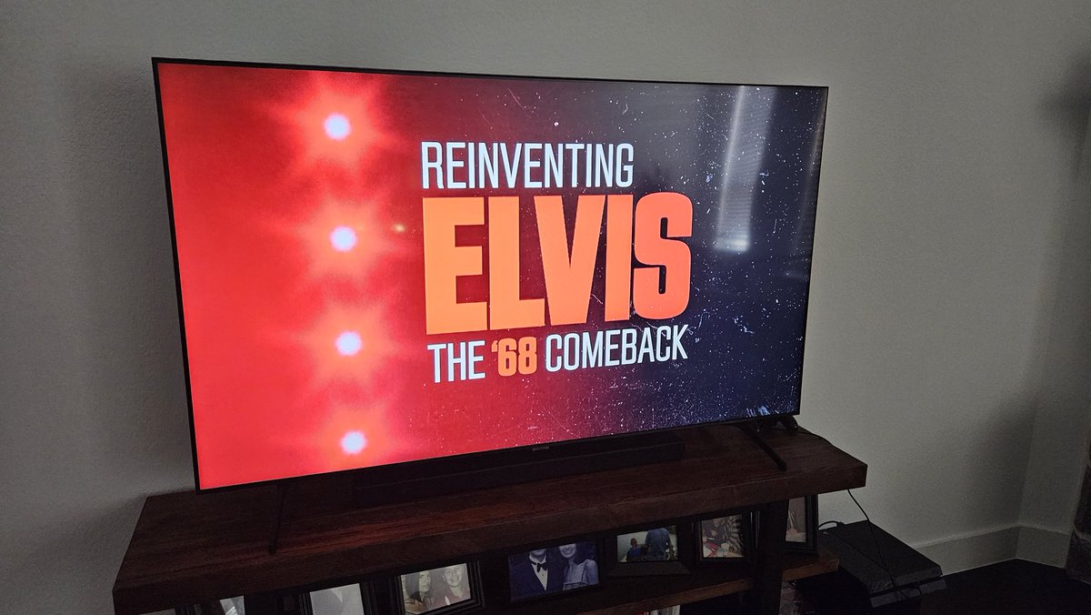 BATMANONFILM's tweet photo. Let's roll! #Elvis #TCB⚡️#68Comeback https://t.co/l7mzZxqp1k