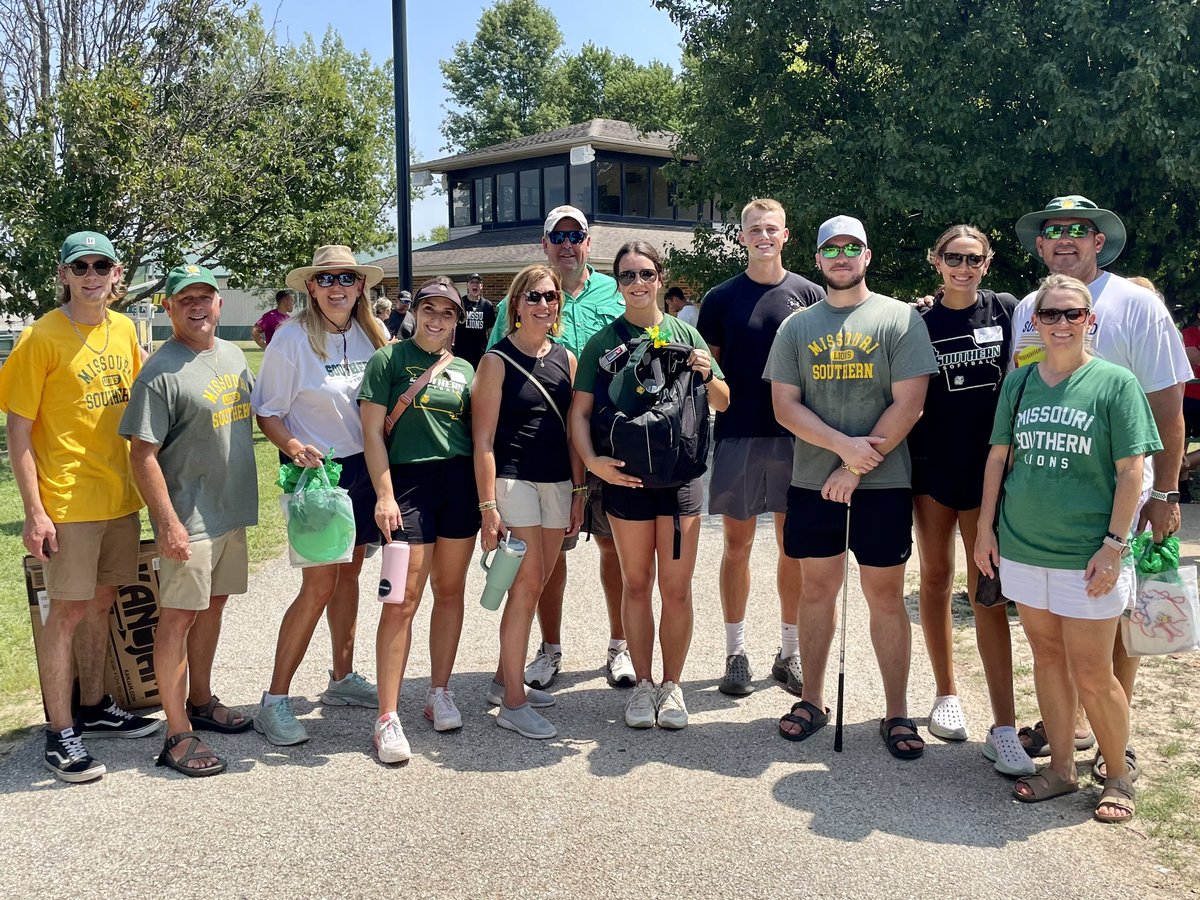 MSSUSoftball's tweet photo. It takes a village! THANK YOU to all who came out to our Yard Game Fundraiser! We appreciate YOU!

More pics on our Facebook! https://t.co/RYzQJPS0Xn