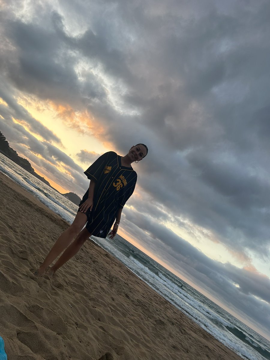 SSSSSNDR's tweet photo. atardeceres... ⛰️🌅💛 https://t.co/diHllfgdbh