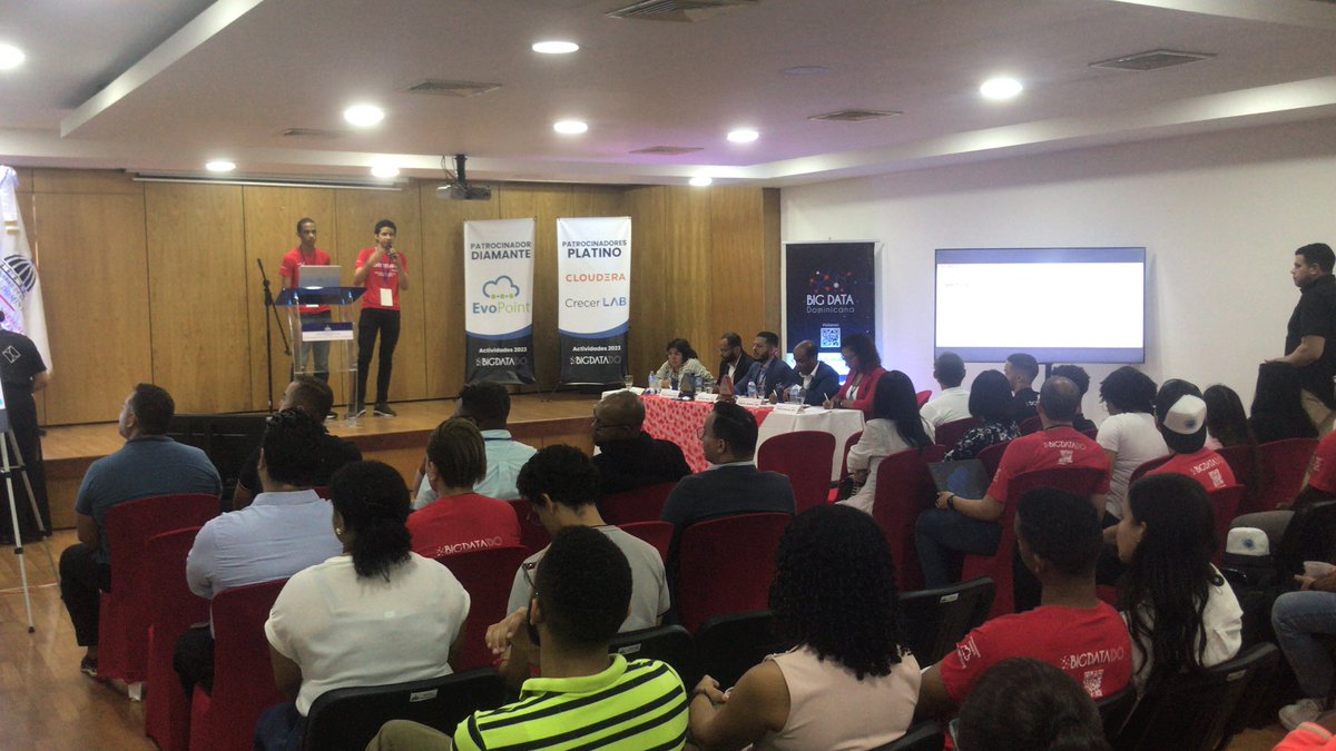EJLantigua's tweet photo. Presentación del grupo Ctrl + Genius #Datathon2023 #BigDataDO https://t.co/lJp38g1hTZ