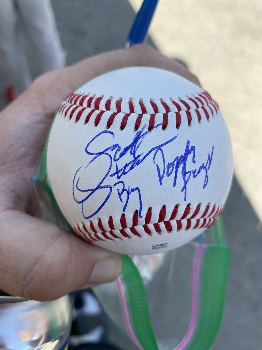 RizzyStyles's tweet photo. Big Poppa Pump is your hookup. Holla if ya hear me!! Was awesome seeing you again today @ScottSteiner thanks for being toooo sweeeeet and signing these badass items! Hope you got a case of the IPA. Safe travels! https://t.co/fC868omaZJ
