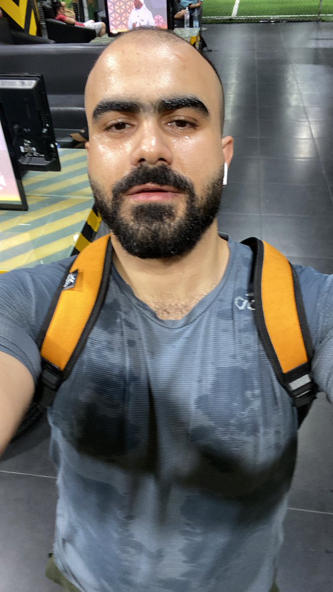 hegazika's tweet photo. ٣دقايق مشي ف جده 🤦🏻‍♂️😝 https://t.co/DXWaZT61je
