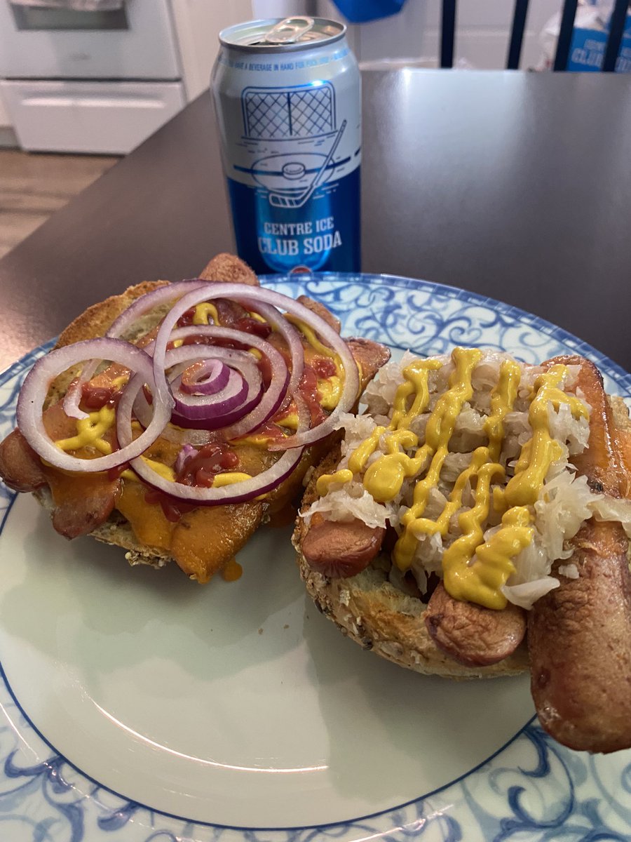 KevolutionNow's tweet photo. Post-Church lunch. I ran out of hotdog buns so I used a multigrain Kaiser. #Delish! #PastorKevin #WhitehorsePastor #Kevolution #KevolutionNow #Hotdogs https://t.co/rWYkjsP0MS