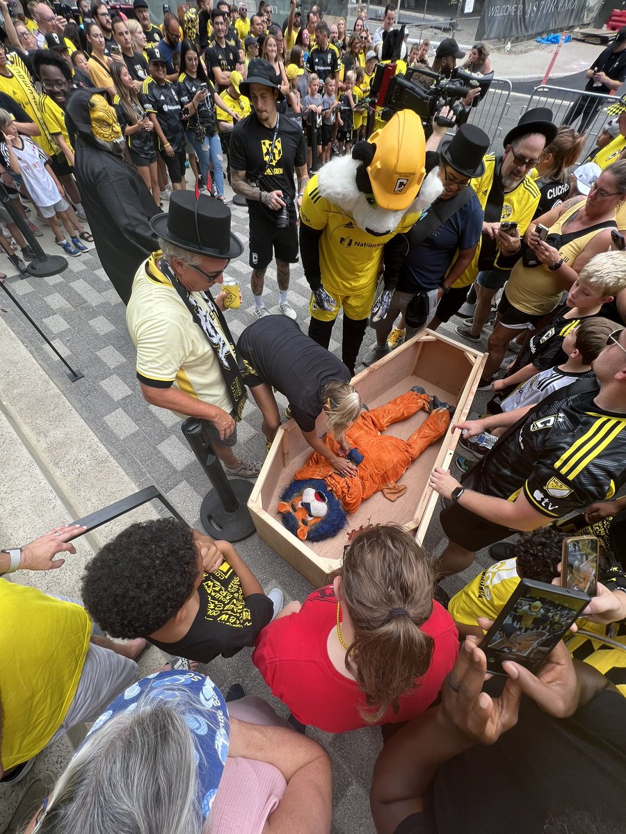AntLaRosa's tweet photo. Damn.
#Crew96 #AllForCincy https://t.co/1MVvOkZVNz