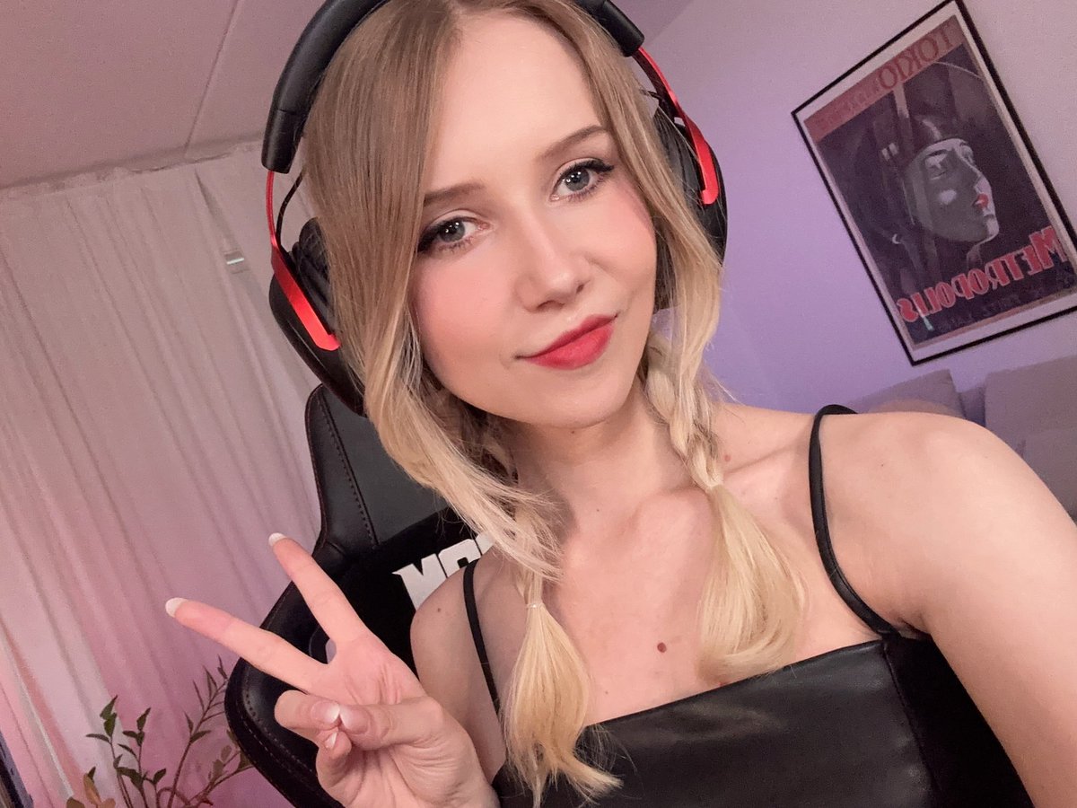 Apollolol's tweet image. ❗️GIVEAWAY TIME ❗️

Click the link below for a chance win a big HyperX package including keyboard, microphone, mouse, and headset! 💥

Thanks for sponsoring the giveaway @HyperX ❤️ #hyperxnordic

gleam.io/MfajO/apollolo…