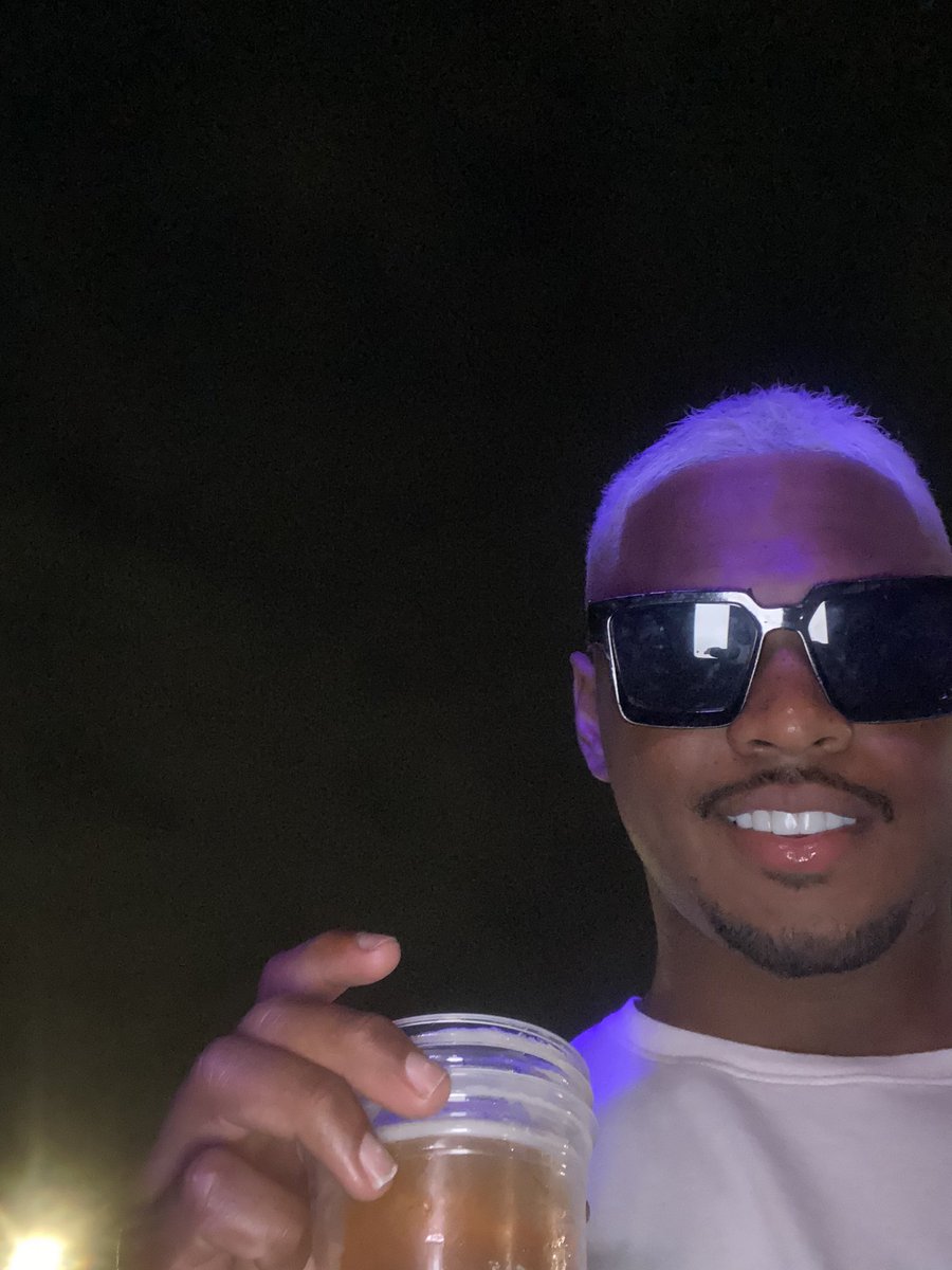 _tajo10's tweet image. #garotavip