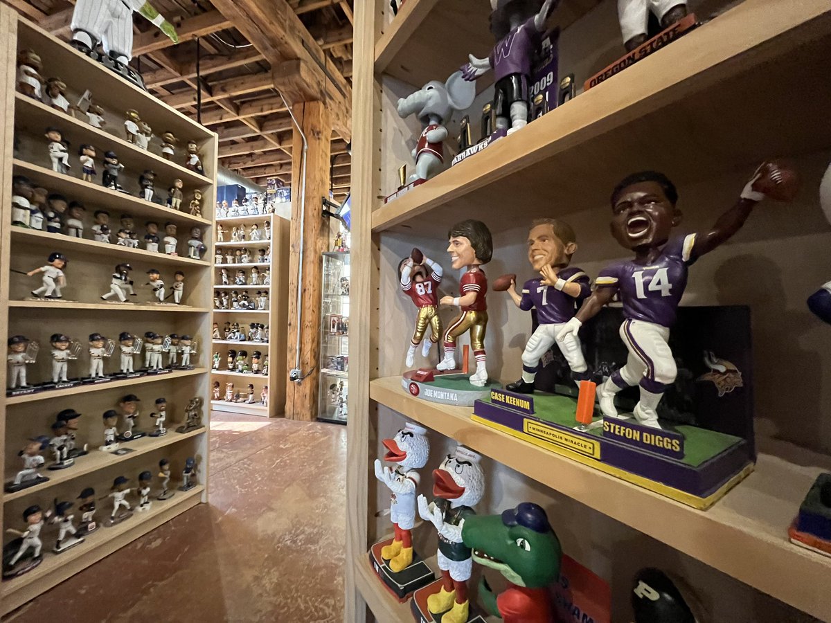 HRDunt's tweet photo. In the middle of a museum in Milwaukee, Wisconsin — among more than 10,000 bobbleheads of athletes, public figures, and pop culture references — lies Jack the Jackrabbit proclaiming SDSU’s FCS dominance. #GoJacks #GoBigGoBlue https://t.co/H2GxqJLxKw