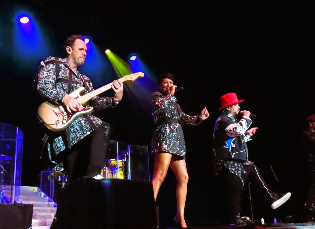 AlanToddWHS's tweet photo. Roy Hay, Roxy Yarnold, and Boy George of @RealCultureClub at the #NorthIslandAmp last night on the #LettingItGoShow Tour.  More pics to follow later this week

#RoyHay #RoxyYarnold #BoyGeorge #CultureClub #livemusic #concert #concerts #80sMusic https://t.co/ciejBhNmYB