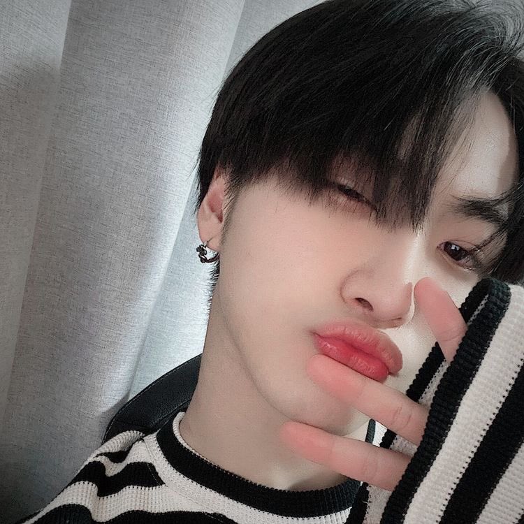 minhoowfx's tweet photo. @loveinieeh acabei de pegar o icon https://t.co/foQ6AwVwgz