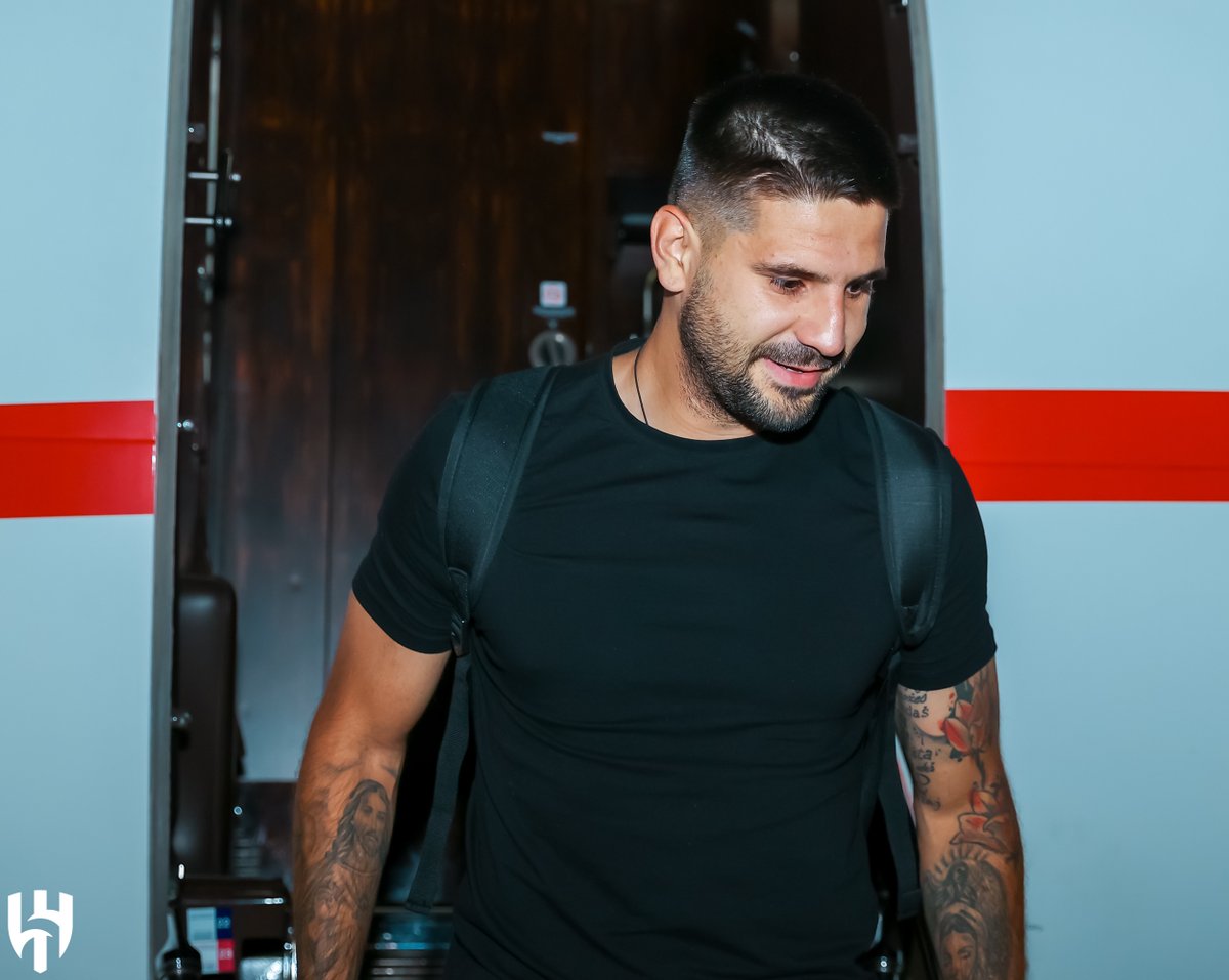 Alhilal_EN's tweet photo. Guess who’s here, the man him self .. MITRO 🤩

#AlHilal
#Mitro_Hilali 💙 https://t.co/cdC0YNpLXG