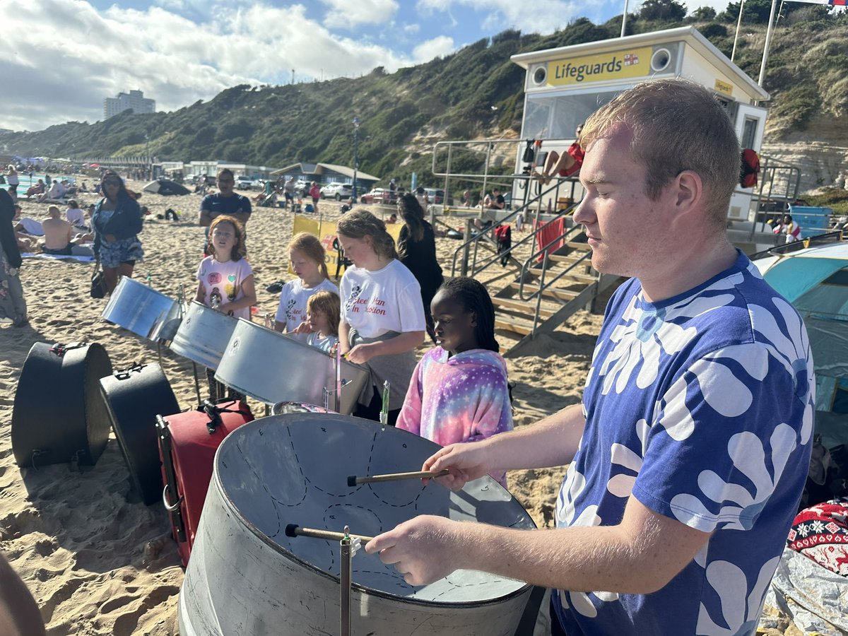 Sunny summer days, having fun with some of our players at the beach today 🎶☀️

#SteelPan #Bournemouth #Beach #Sea #Swimming #Music #Sunshine #SteelPanSchool #SteelPanMusic #Practice #MusicLesson #BournemouthBeach #SteelDrum #SteelBand #Pannist #Musicians #Summer #Sun #SummerFun