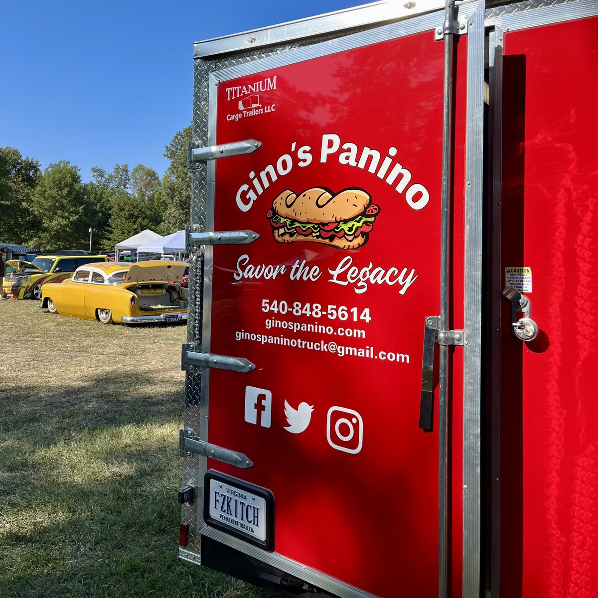 Gino's Panino tweet media