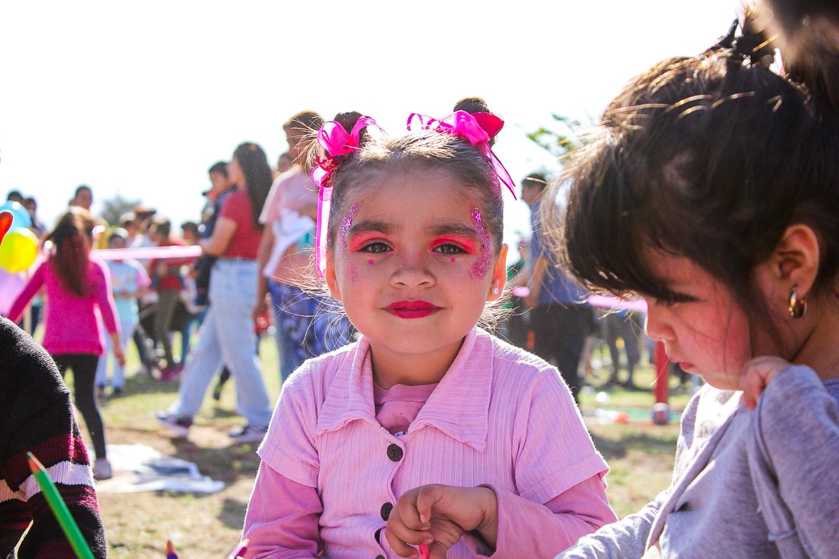 cecyleguiza's tweet photo. #Festipeques es parte de una propuesta inclusiva, social y cultural, que a través del juego y la recreación, ofrece un espacio de reflexión y ejercicio de los derechos.
Ayer en el Parque Este, compartimos otra hermosa tarde en una jornada pensada para las y los más pequeños. 💗 https://t.co/vP7z374btY