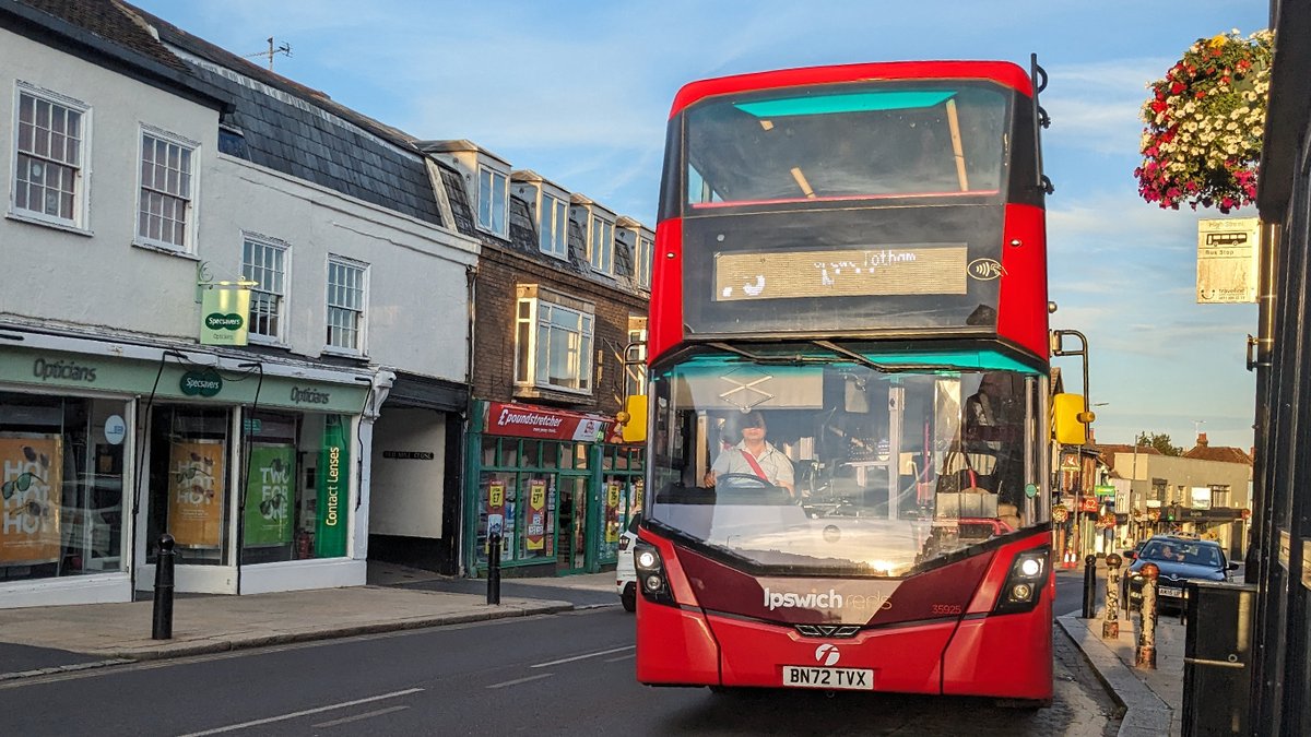 WillsBusSpot's tweet photo. #Loanday 16/08/23
No sooner the first pair of Wright Streedecks were returned to off loan from First Colchester back First Ipswich, another pair arrived at Colchester during the week one of which being 35925  BN72 TVX pictured here in Maldon on Wednesday evening on route 75. https://t.co/Eeh3onvIAp