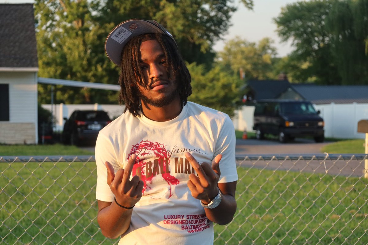 _24kamo's tweet photo. If a nigga ain’t know no better he a think that I fell🥱 #LLDRAMA🖤 #LLCASINO🎰 🩸 https://t.co/Z8FLGEOniR