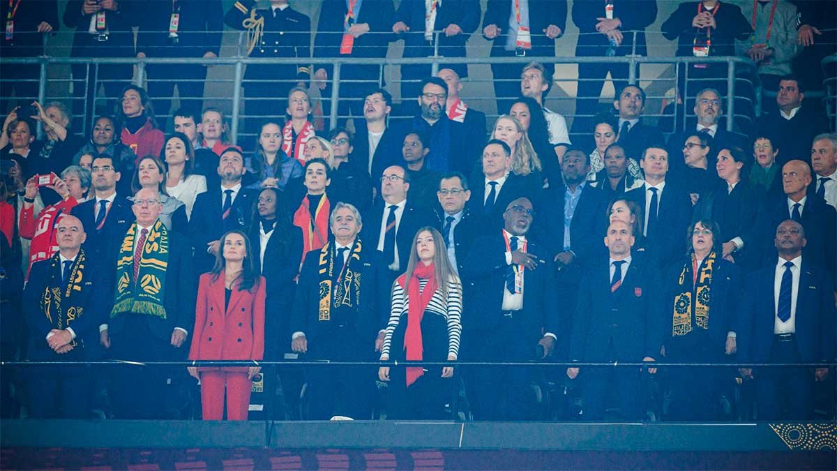 espartanasmx's tweet image. #FIFAWWCFinal La reina Letizia apoyó a España en Australia ⚽️🏆🥇🇪🇸

📰➡️ tinyurl.com/yt2rwf9a