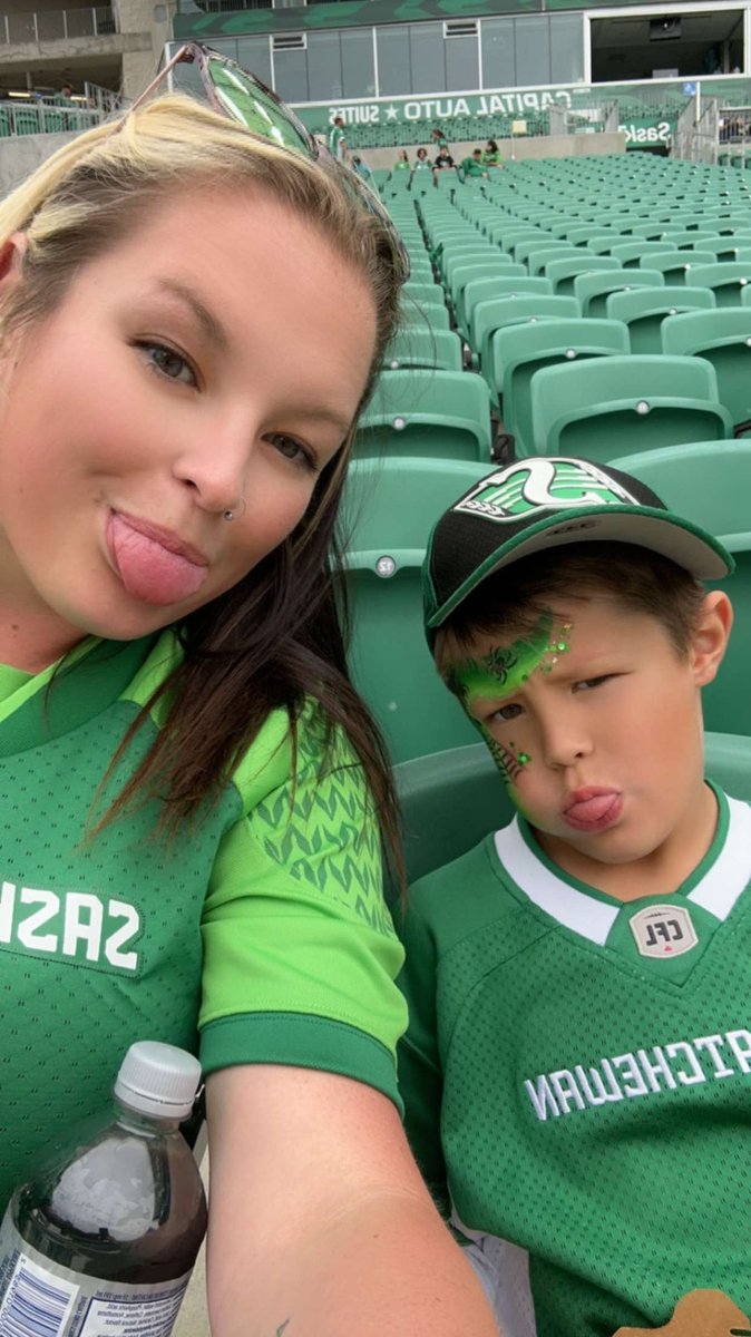 Sharissa177's tweet photo. #ruffleschipsgiveaway #section142 #riderlive #CFLGameday https://t.co/VHa7dixpOL