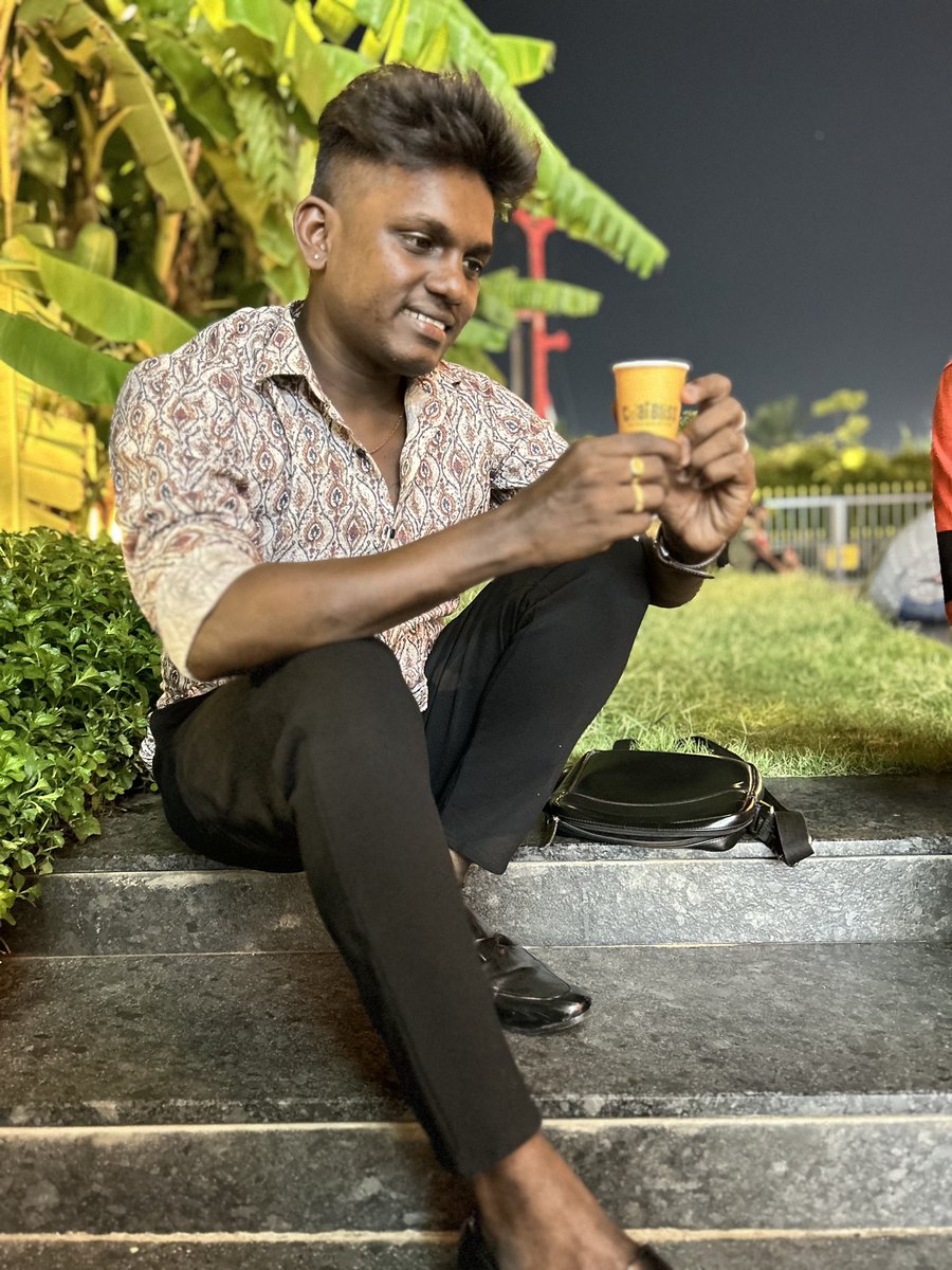 ArtistrySeldon's tweet photo. VR chennai Sunday vibe 💙 https://t.co/ksR6dCp5Y3