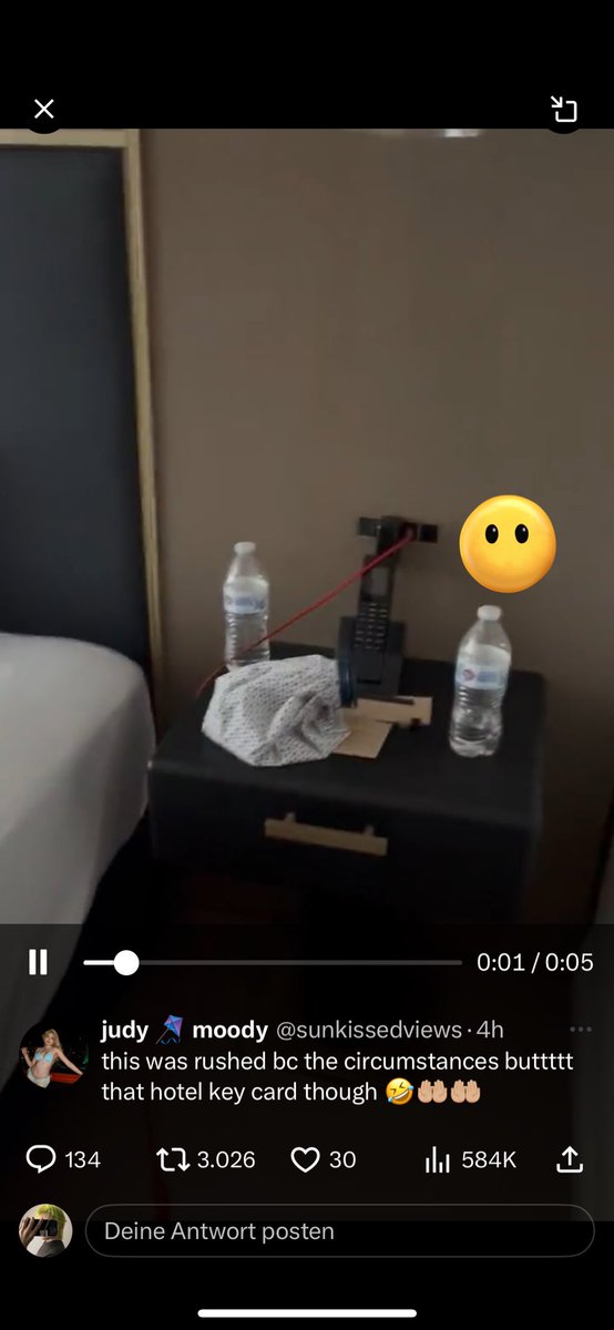caro_xo_'s tweet photo. IMPORTANT

I did some research. 
Judy did not broke into Taeyong’s room, it was Jaehyun’s room in NY during the link tour. (Her pics are with the “😶” emoji)
Report her to kwangya119 under the artist Jaehyun or NCT127.
Please share. Also report her acc sunkissedviews. https://t.co/1m0Sib4ASc