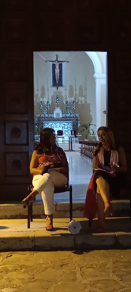 IsaGrassano's tweet photo. Un incontro che è sembrato sospeso nel tempo, in un silenzio quasi religioso…
E del resto eravamo sul sagrato della chiesa di Santa Maria Maggiore, nella #Rabatana di #Tursi (Mt)
Ogni presentazione di #Comeunfioresulquaderno” (#Giraldi) diventa “una storia”🤩
📚
#basilicata https://t.co/ibje8Ldeee