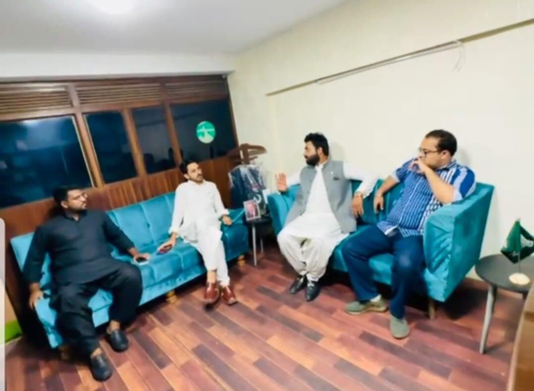 theymtsindh's tweet photo. PMLN یوتھ میڈیا ٹیم سندھ کے صدر فہد علی بٹ کی جانب سے کور کمیٹی کی ارجنٹ میٹنگ کال کی گٸ جس میں سندھ کےGS اجے کمار کراچی کے GS ریحان اور سیکرٹری کوآرڈینیشن کراچی محمد عثمان  کی شرکت یوتھ میڈیا پروگرام کے لاہ عمل پر غور, صدر فہد بٹ صاحب کی جانب سے پورے سندھ میں تنظیم سازی کی ہدایت https://t.co/vnoBKRt5Xl