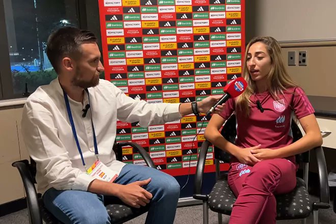 RadioMARCA's tweet photo. 🤩 @PabloParra_95, enviado especial al Mundial femenino que ha estado al lado de la @SEFutbolFem hasta el final ⭐️

🗣️ "Estoy orgulloso de lo que se ha conseguido y la felicidad que ha transmitido este grupo"

🗣️ "El trabajo constante ha dado sus frutos"

🎙️ Con @pedropparrado 🔛 https://t.co/MaYj6KpBM8