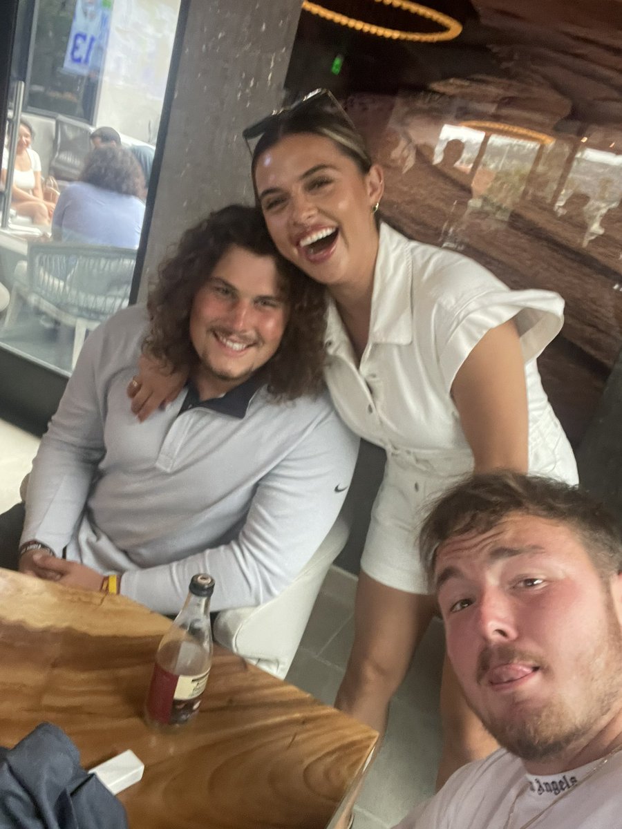 Megan Mueller tweet media