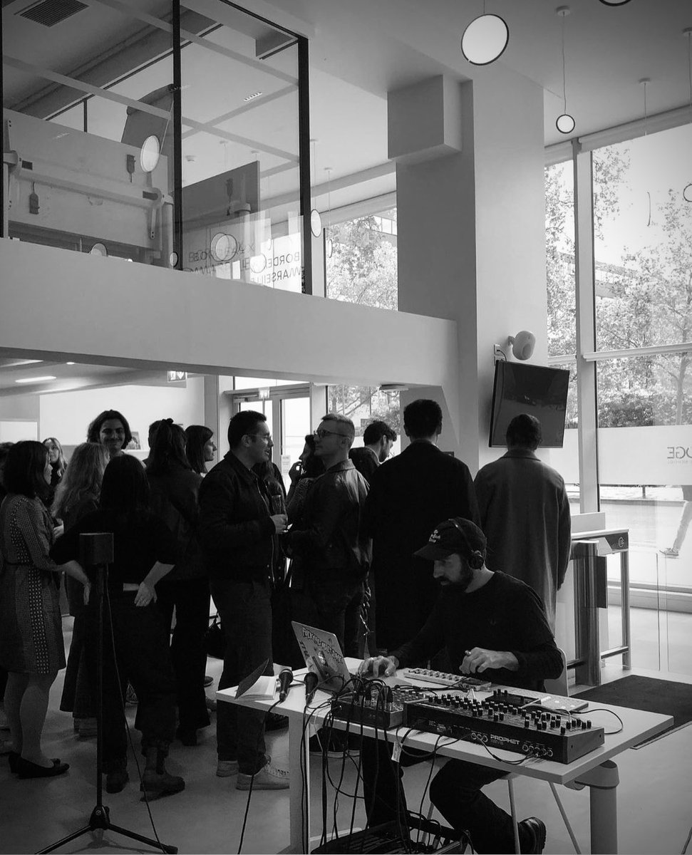 11-05-23 Performance « Respirer » écrite par François Mangeol
Interprétée par Bagheera Poulin et Jacques Perdigues
Composition musicale par mes soins