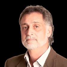 SilMercado's tweet photo. Música, periodismo, análisis y la presentación de dos tremendos libros en charla con dos tremendos periodistas @hectormguyot y @mkanen . A las 20 x @Laoncediez #MEGAPROGRAMON https://t.co/WwH3CRyIoa