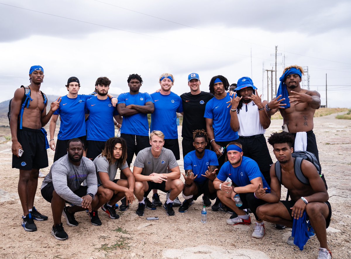 CoachMarshawn's tweet photo. What a great way to end our Fall Camp at Table Rock! ⛰️
#Brotherhood #BleedBlue #FallCamp2023 https://t.co/vgRPBP9Myg