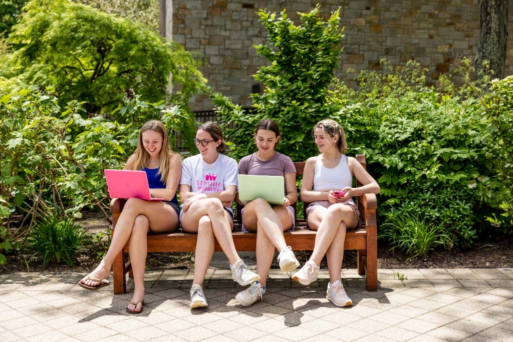 BostonCollege's tweet photo. In ☝️ week, our Eagles will be preparing for the first day of class 🔜 📚 https://t.co/pbM13Tmk7B