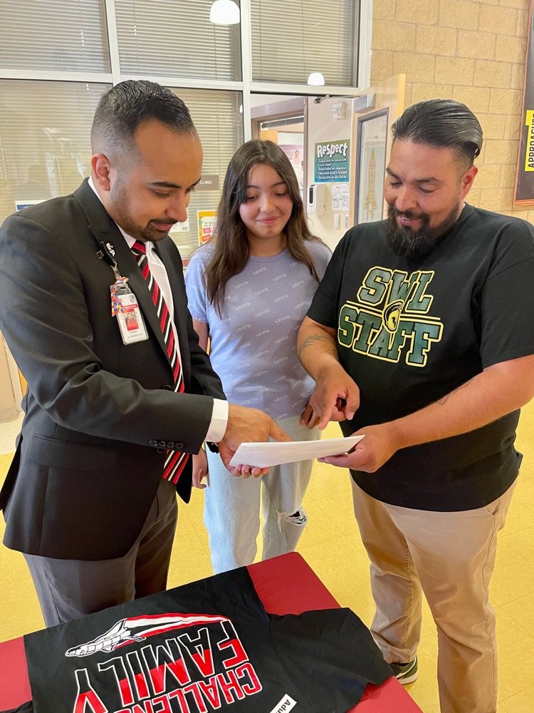 swisd_mcn's tweet photo. We had some very successful days at our meet the teacher events this past week. It was awesome to see all the smiles on our students faces. We’re so excited to open our doors at McNair to our students for another wonderful year. #ChallengerFamily https://t.co/ybq9klJK7V