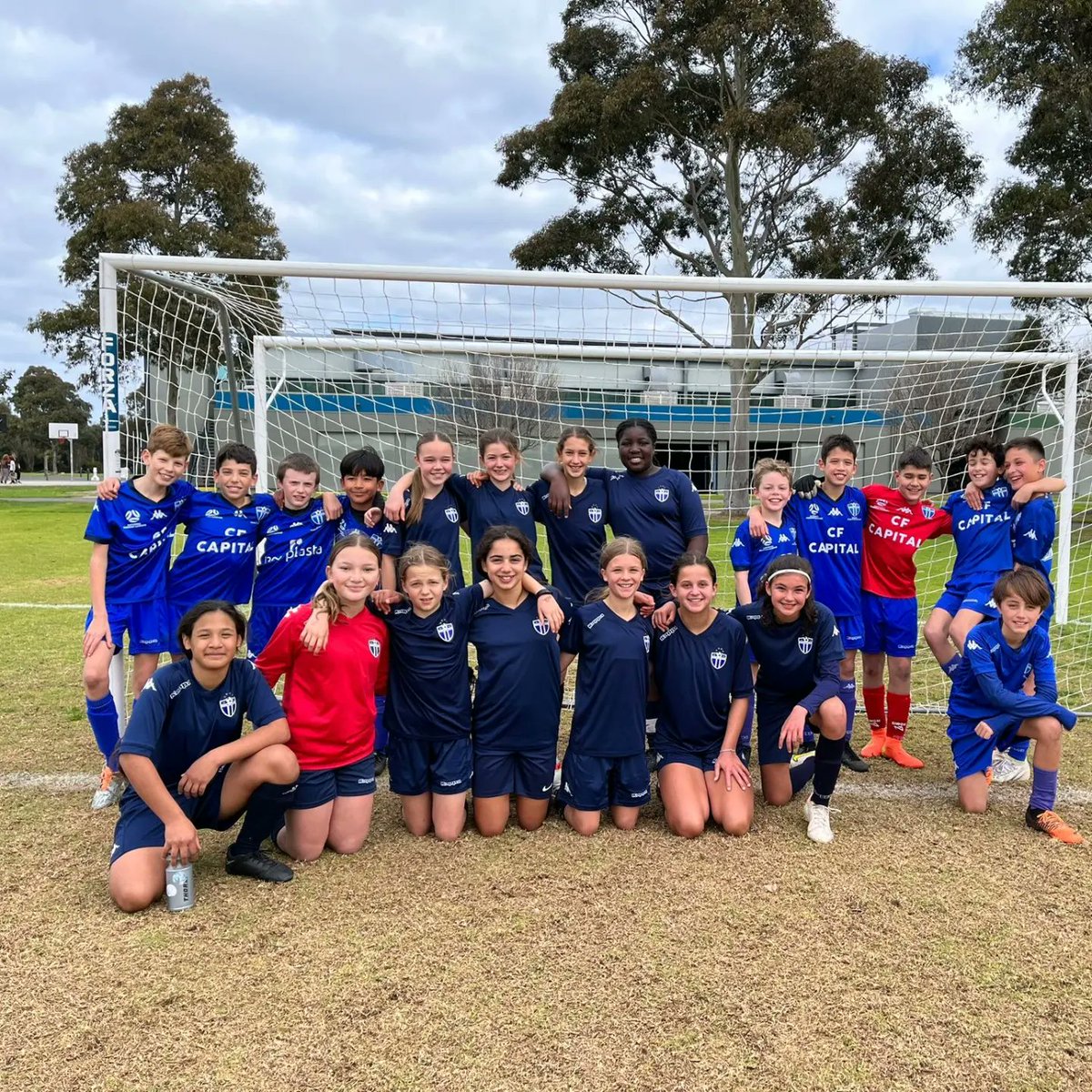 sm_womens_fc's tweet photo. Thank you to the @smfc boys for the friendly game vs our 12s Kerrs.
https://t.co/obKsV0cpzx
#footballunites #southfamily #futurematildas #matildas #samkerr https://t.co/BYHsI6U1vv