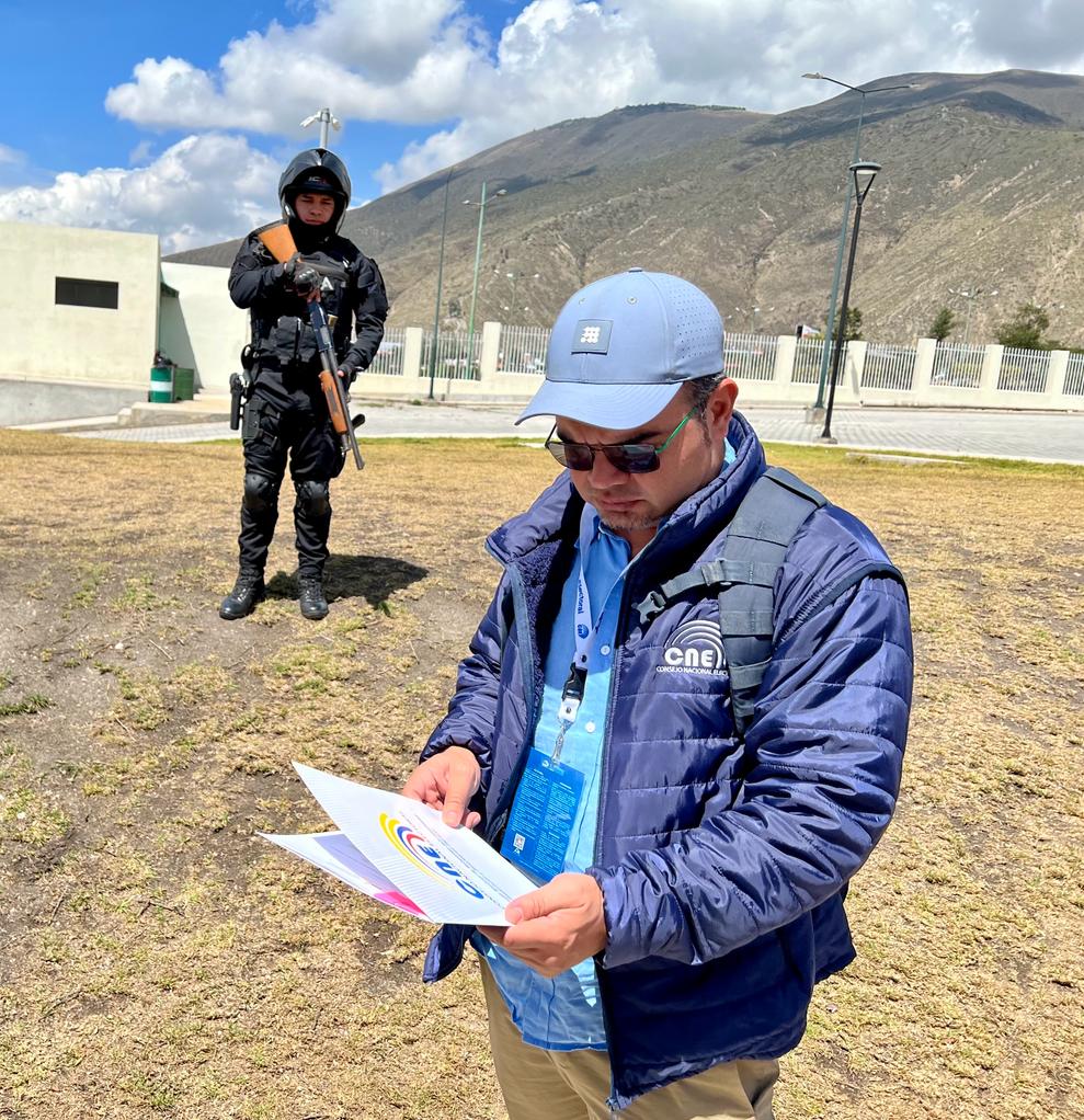 Y acá estamos, como emisarios  de los que nunca han dejado de luchar, los que a pesar de los crímenes sufridos, jamás han perdido la ternura. 

Sepa el Ecuador que siempre contara con Venezuela, sin importar amenazas o manipulaciones, les ofrendamos nuestra humanidad.  🇻🇪🇪🇨