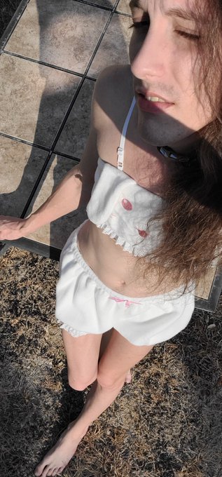 Awawawa bunny got a new outfit 🥺😇😍 https://t.co/dESfEHp37p